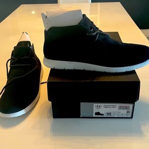 UGG Chukka Size 11 Navy